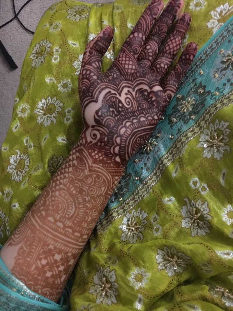 Henna-cone (Mehndi) applicator